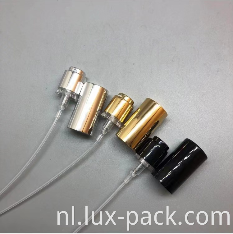 Aangepast nieuw ontwerp zwart zilver en goud 15 mm aluminium parfum spuiter gemakkelijke krimp pompspray met aluminium cap